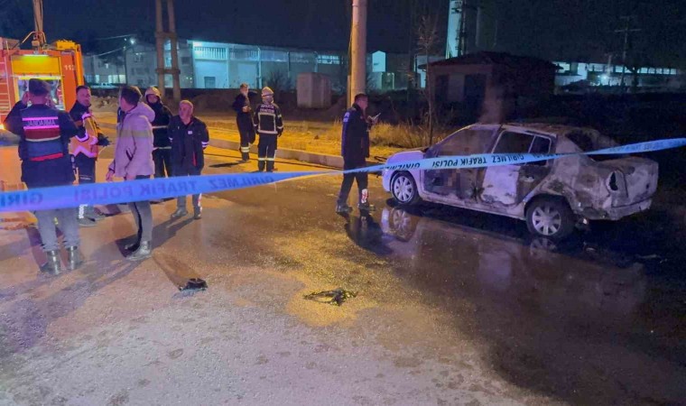 Isparta’da alevler içinde kalan otomobilin sürücüsü yanarak can verdi