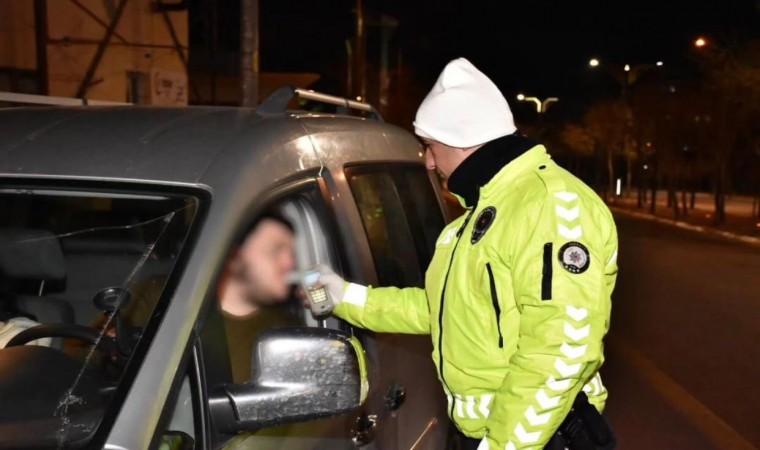 Isparta’da trafik ve asayiş denetimi: 8 araç trafikten men edildi