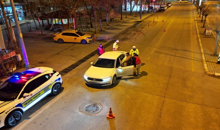 Isparta’da trafik ve asayiş denetiminde 7 araç trafikten men edildi