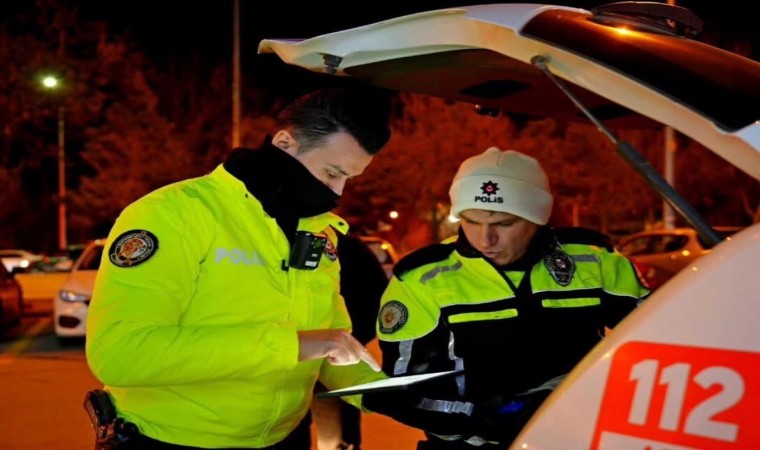 Isparta’da trafik ve asayiş denetimlerinde 6 araç trafikten men edildi