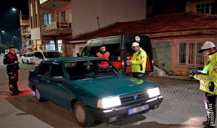 Isparta’da narkotik ve trafik denetimi: 10 sürücüye idari para cezası