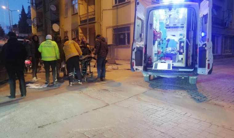 Isparta’da otomobille çarpışan elektrikli bisiklet sürücüsü yaralandı