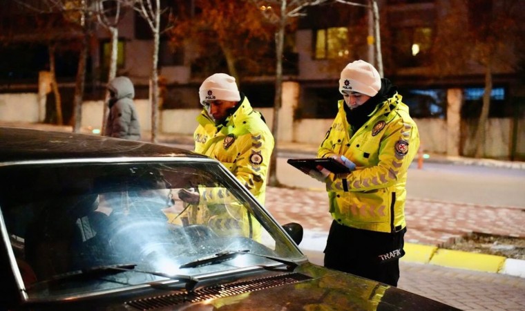 Isparta’da trafik ve asayiş uygulaması: 71 araç denetlendi, 21 sürücüye ceza