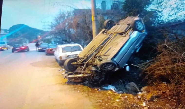 Isparta’da kontrolden çıkan otomobil takla attı, 20 yaşındaki sürücü ağır yaralandı