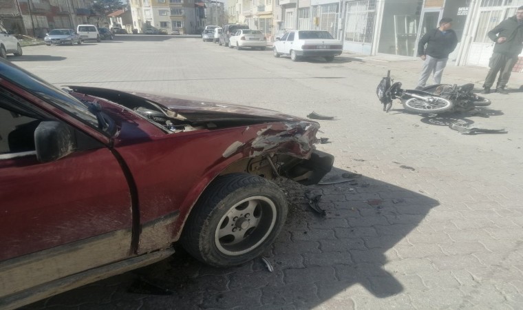 Isparta’da otomobil ile motosiklet çarpıştı: 14 yaşındaki sürücü yaralandı